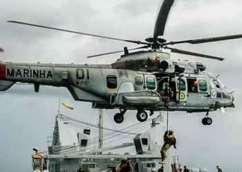 Helicóptero da Marinha cai em Goiás e deixa dois mortos