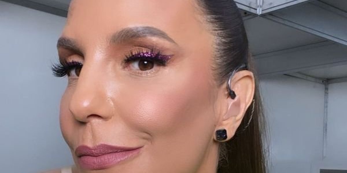 Após férias nos Estados Unidos, Ivete Sangalo chega ao Brasil