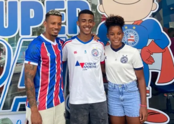 Com presença de jogadores, Bahia promove Esquadrão da Solidariedade, ação social de combate à fome