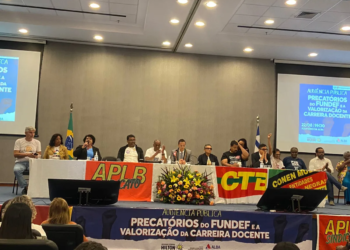 Professores da rede estadual afirmam que paralisação segue mantida