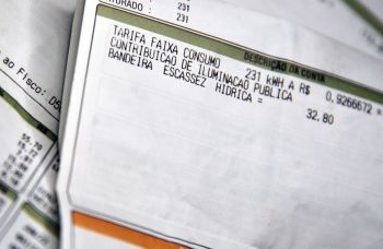 Alba aprova projeto que proíbe corte de água e luz em dias sem serviço bancário