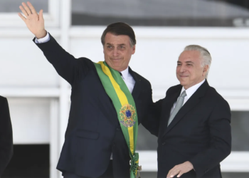 Temer diz que prisão vitimizaria Bolsonaro e “não seria útil”