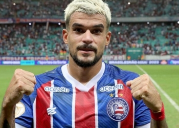 Cauly e Léo Cittadini participam de parte de treino do Bahia