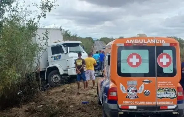 Dois irmãos morrem após serem atingidos por caminhão em trecho da BR-324 do interior baiano