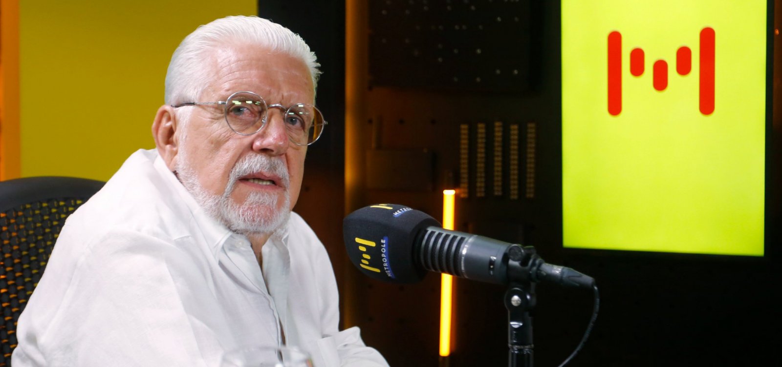 Não tem uma fada pirim pim pim que vai chegar com a vara mágica e resolver, diz Wagner sobre violência na Bahia