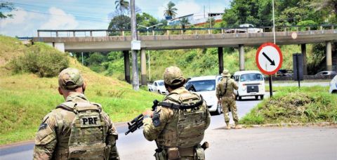 PRF intensifica fiscalização em trechos da BR 324
