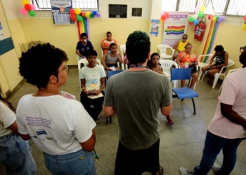 Feira de saúde no Garcia promove saúde integral do público LGBTQIAPN+