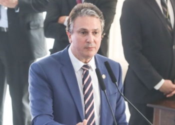 Estudantes do ensino médio terão bolsa para permanecer na escola