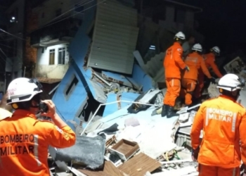 “Eu estava na igreja”, diz morador de prédio que desabou em Cosme de Farias