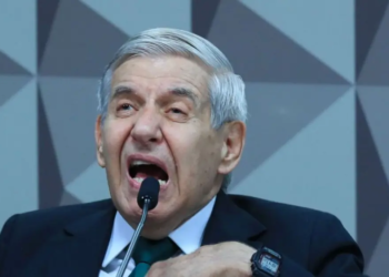 CPMI registra bate-boca e xingamentos de Augusto Heleno à relatora