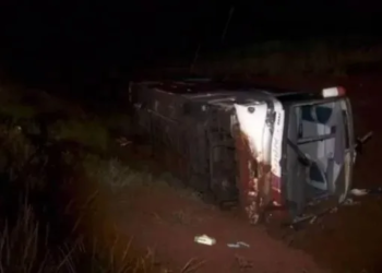 Acidente em ônibus de excursão religiosa deixa 12 mortos em SP