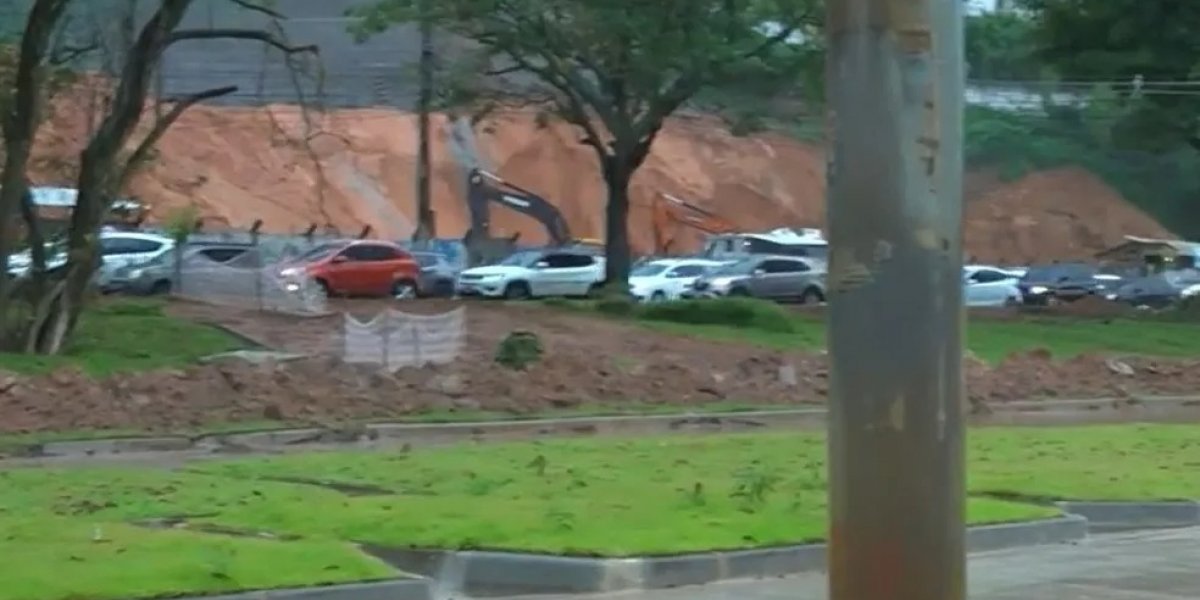 Acidente e obras deixam Avenida Juracy Magalhães engarrafada