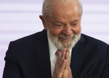Lula recebe alta médica antecipada neste domingo (1º)