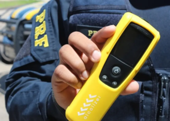 Homem é preso ao conduzir moto embriagado e quase atropelar policial na Bahia