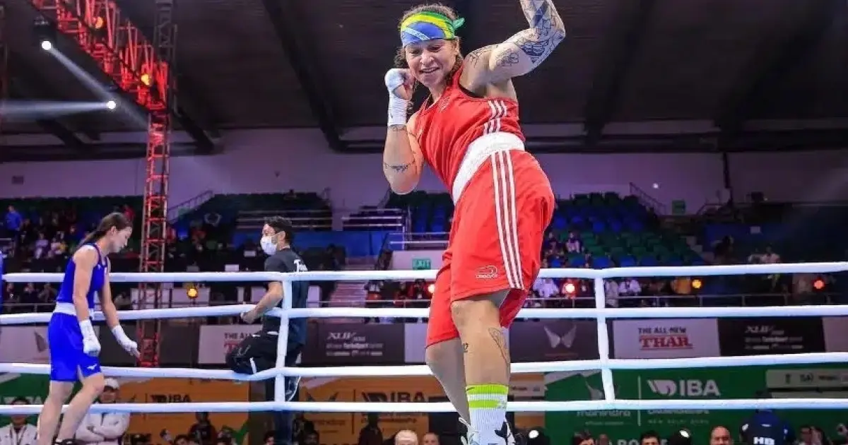 Bia Ferreira vai à semifinal do Pan e garante primeira vaga do boxe em Paris-2024