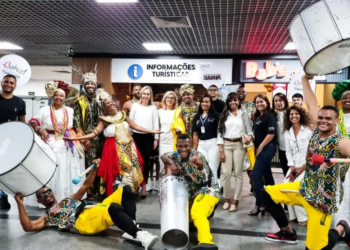 Bahia recebe turistas poloneses em voo inédito direto de Varsóvia