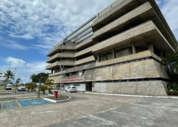 AL-BA tem entrega de comenda ao pastor Átila Brandão e análise da convocação do presidente da Via Bahia