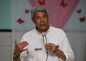 Jerônimo envia projeto para aumentar alíquota do ICMS; veja percentual