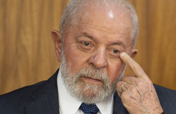 Lula rasga a fantasia que nunca esteve muito disposto a vestir