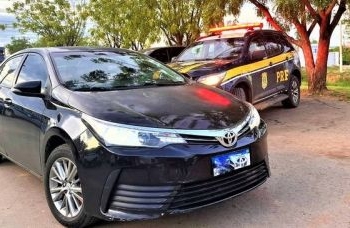 Homem é preso com carro roubado enquanto fazia ‘ligeirinho’