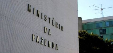 Fazenda reduz previsão oficial de crescimento do PIB para 3%