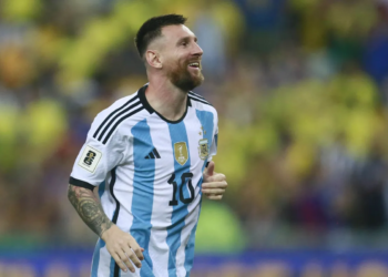 Messi critica pancadaria no Maracanã em vitória da Argentina