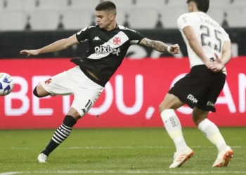 Vasco e Corinthians jogam para se afastar da zona do rebaixamento