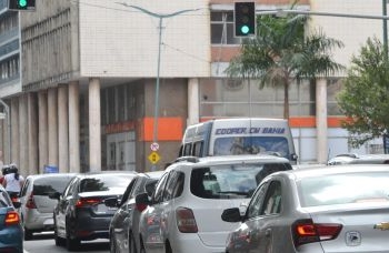 Governador anuncia IPVA em média 2,61% mais barato na Bahia em 2024