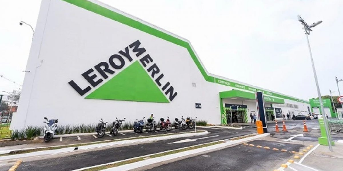 Cliente acusa estabelecimento de descaso após ter celular furtado em loja na BA