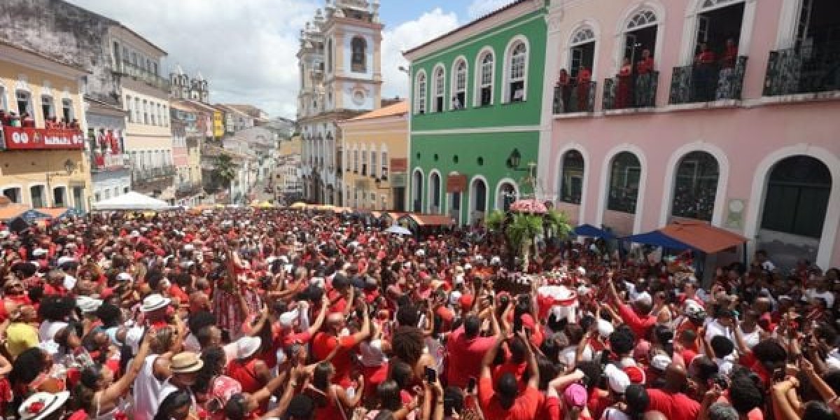 Durante a celebração de Santa Bárbara, pessoas passam mal com o calor