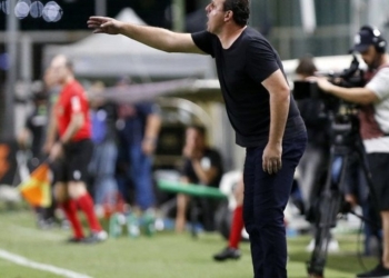 Rogério Ceni desabafa: “Envergonhado pelo trabalho
