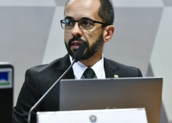 Com 47 votos, Senado aprova indicação de Leonardo Magalhães para DPU