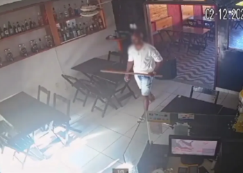 Homem quebra bar ao se recusar pagar conta em Salvador