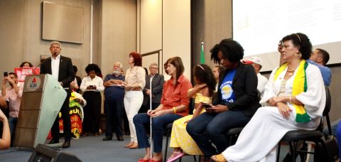 Jerônimo participa de ato em defesa da democracia que relembra ataques golpistas