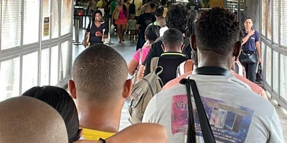 Queda de energia na Estação Imbuí causa transtorno nesta segunda-feira (22)