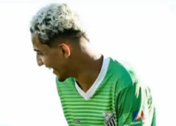 Jogador de futebol é assassinado a tiros no interior da Bahia