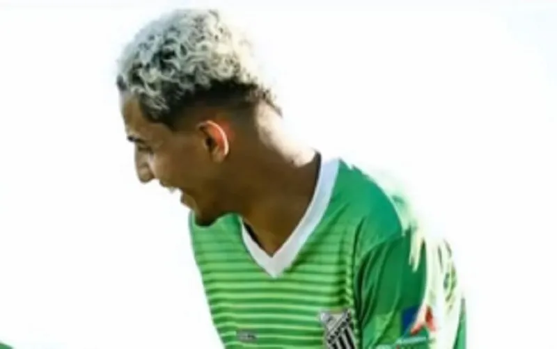 Jogador de futebol é assassinado a tiros no interior da Bahia