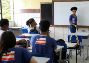 Matrícula de novos estudantes do Ensino Médio começa nesta segunda