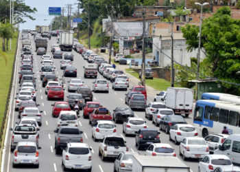 Trânsito será bloqueado por duas noites na Av. Paralela; entenda