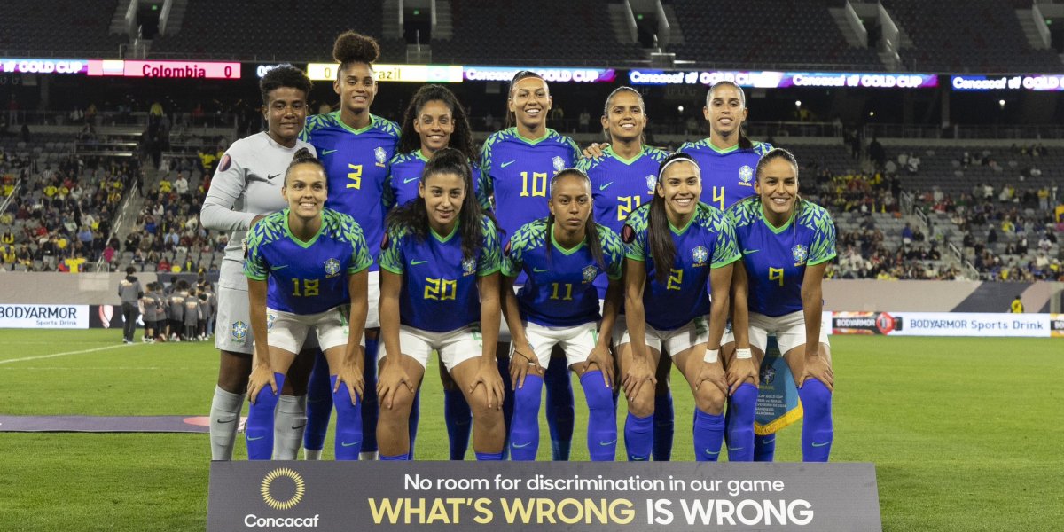 Seleção feminina de futebol vence e se classifica na Copa Ouro