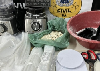 Polícia Civil desarticula dois laboratórios de drogas em Salvador