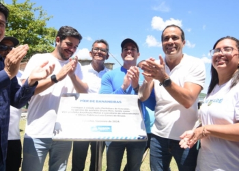 Prefeitura entrega píer, contenções de encosta, praças e quadra na Ilha de Maré