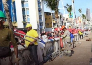 Estrutura feita na Barra para ambulantes pode ser liberada nesta terça-feira (6)