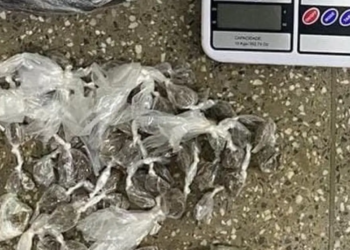 Polícia Militar prende suspeito com drogas no bairro de Itapuã, em Salvador