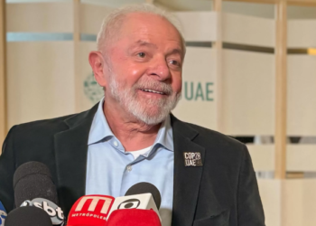 Lula e senadores discutirão PEC que transfere candidato militar à reserva