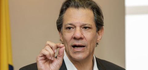 Socorro a aéreas não terá dinheiro do Tesouro, diz Haddad