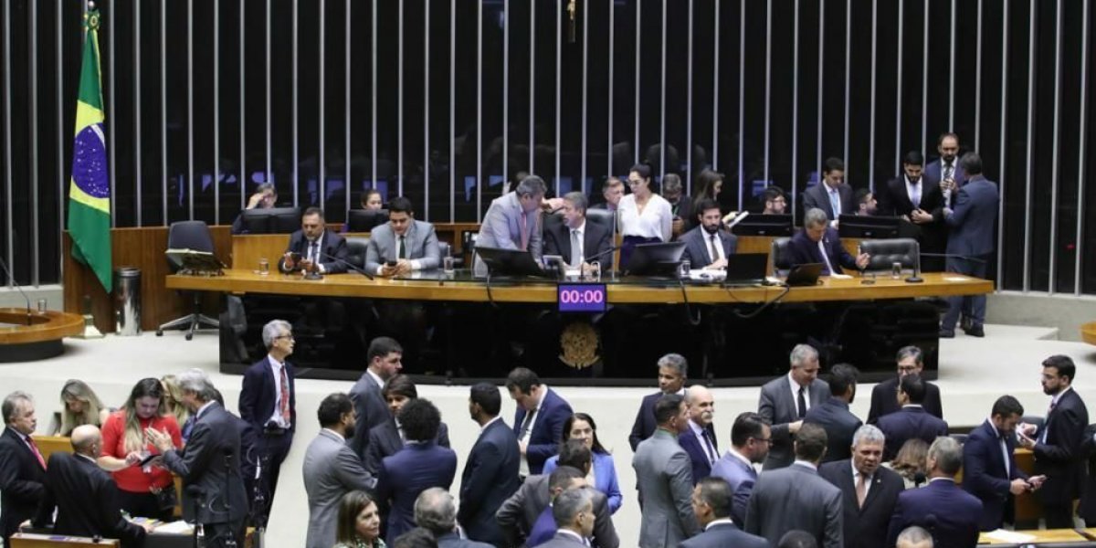 Fim da saidinha no feriado: Câmara aprova projeto que limita liberação de presos