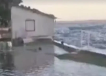 Maré alta invade pelo menos 15 casas em povoado no Baixo Sul da Bahia