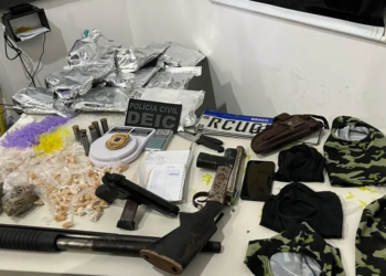 Polícia Civil apreende armas e drogas durante operação no Centro Histórico de Salvador