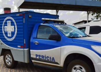 Carro tomba e deixa dois mortos em rodovia baiana